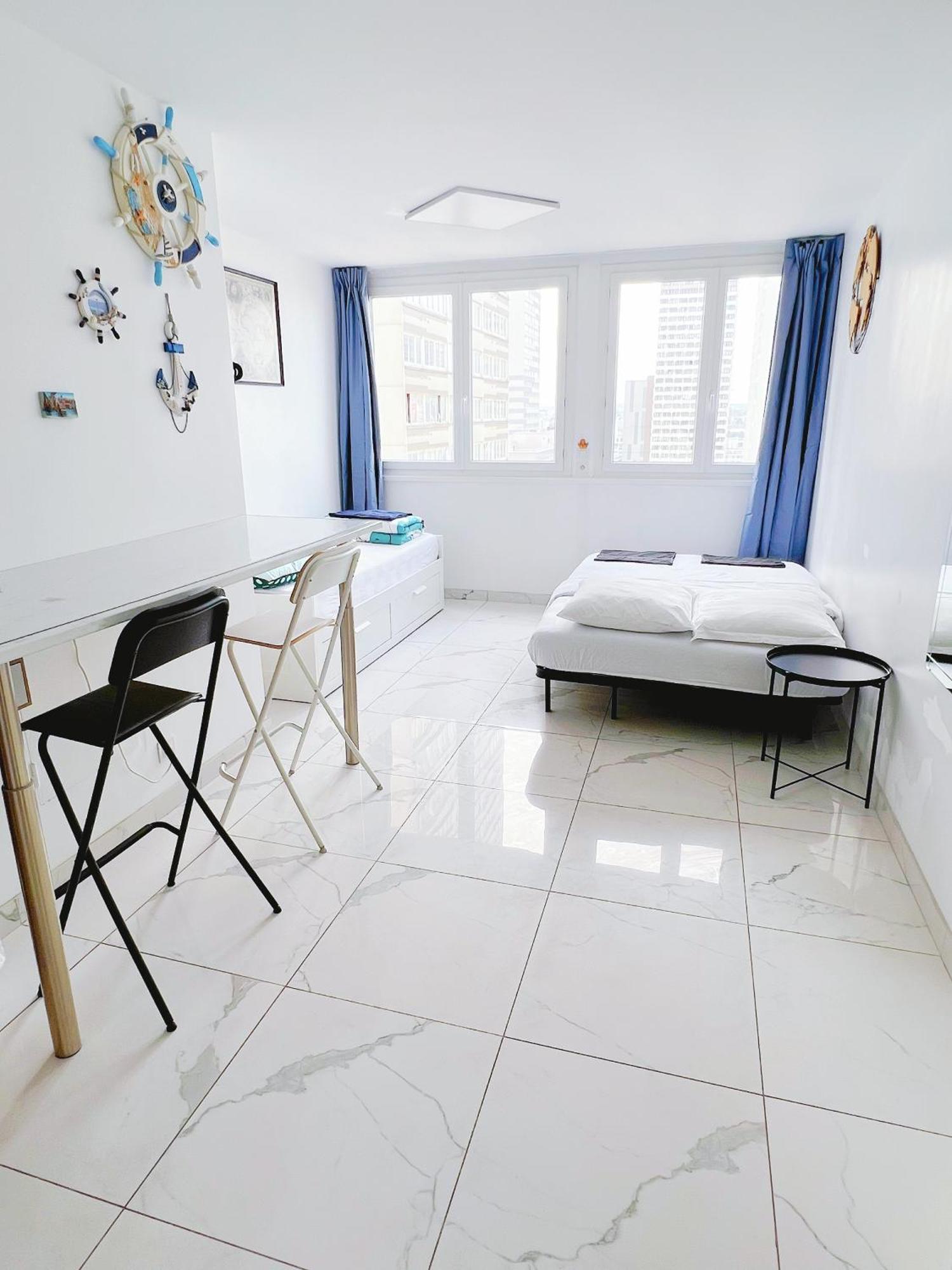 Apartment Near Subway And Supermarket Paris Exterior photo