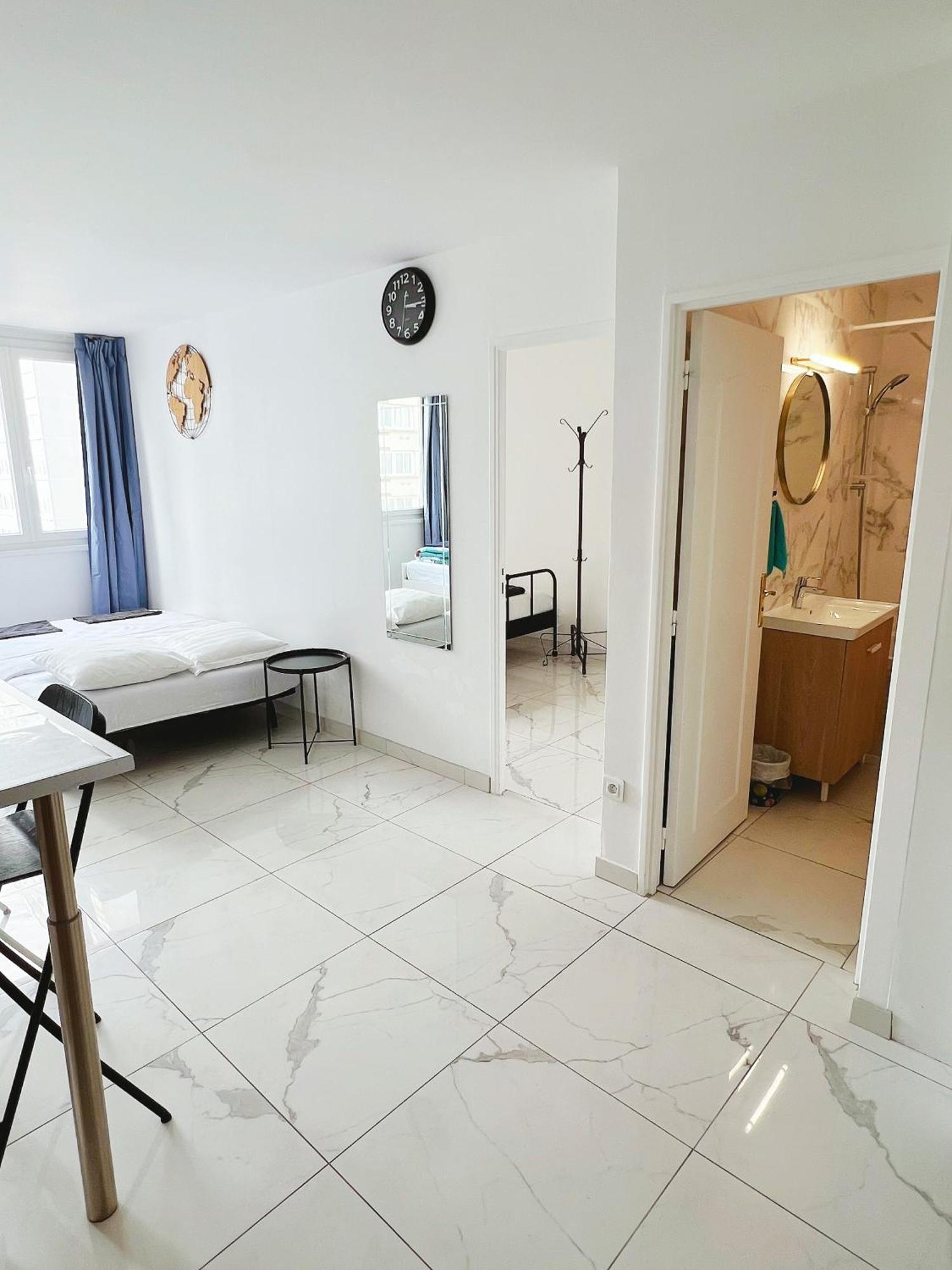 Apartment Near Subway And Supermarket Paris Exterior photo